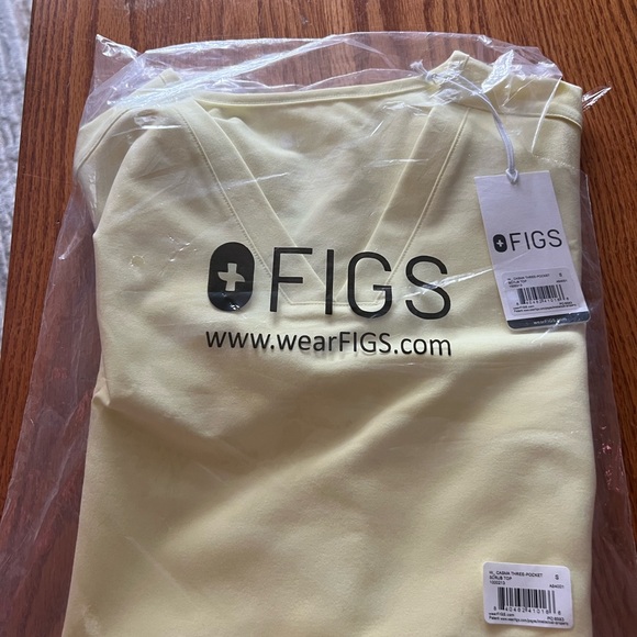 Figs Lemon Scrub Top - Picture 1 of 3